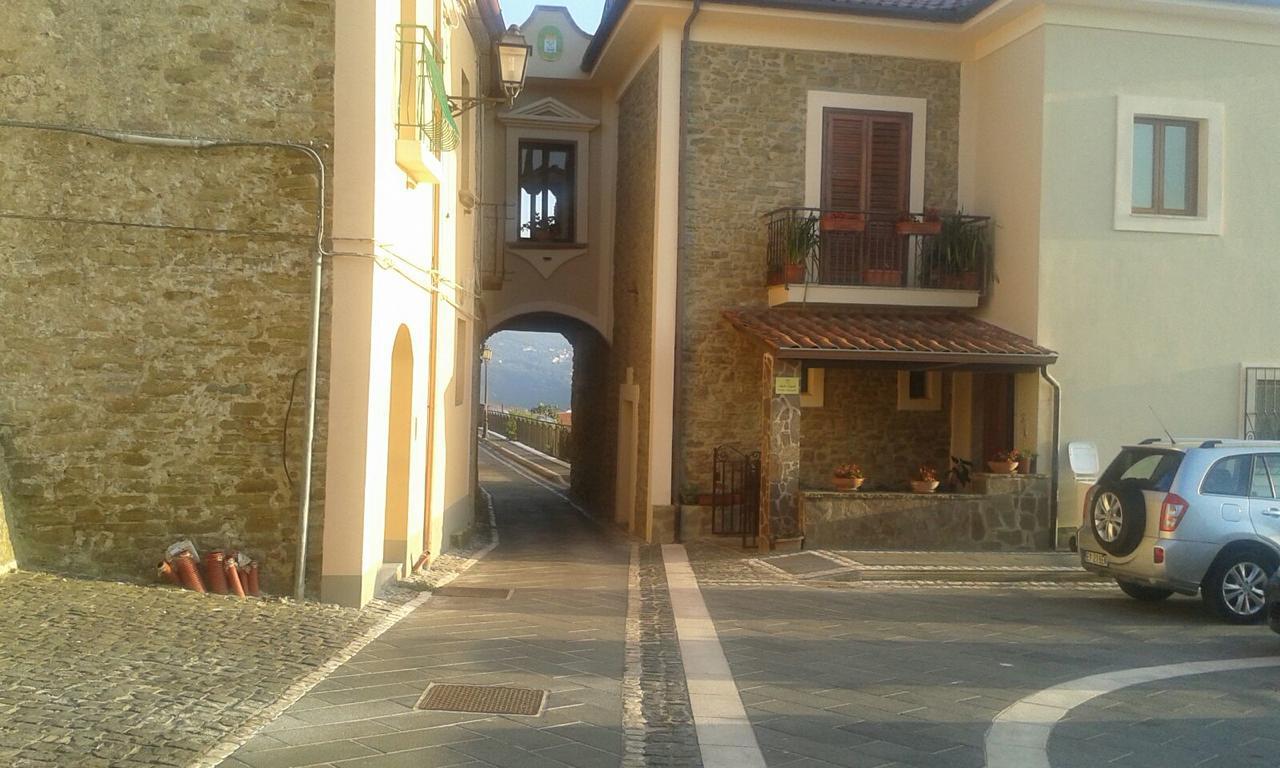 Pozzo Medievale Prignano Cilento Exterior photo