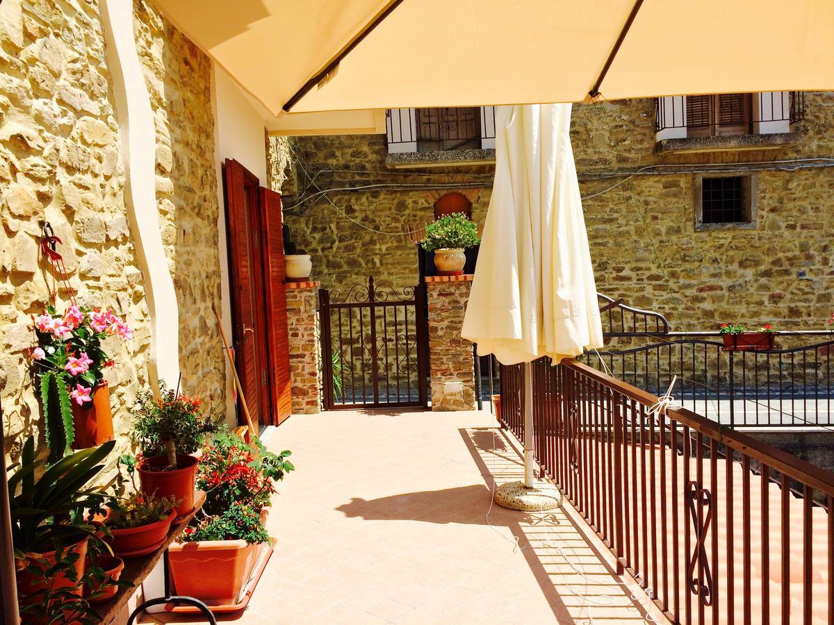 Pozzo Medievale Prignano Cilento Exterior photo