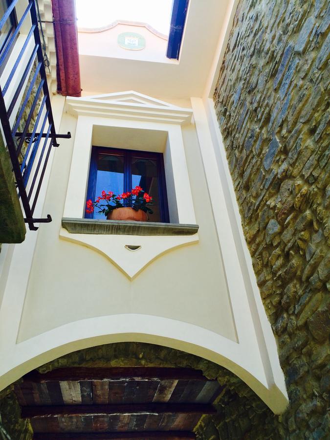 Pozzo Medievale Prignano Cilento Exterior photo